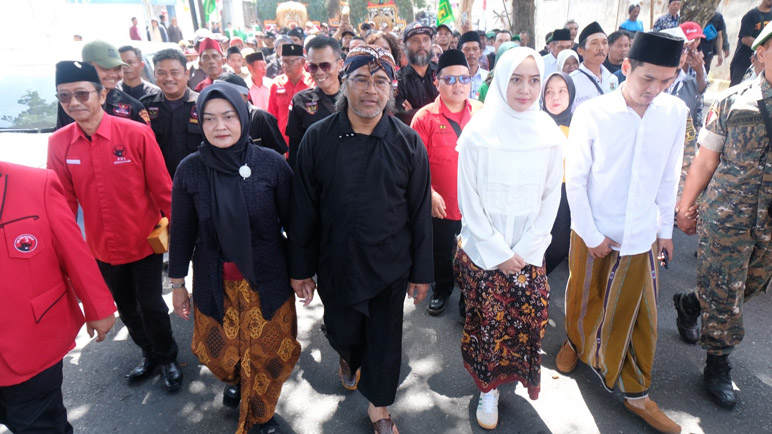 Pilbup Temanggung, Tiga Bapaslon Kompak Daftar ke KPU di Hari yang Sama