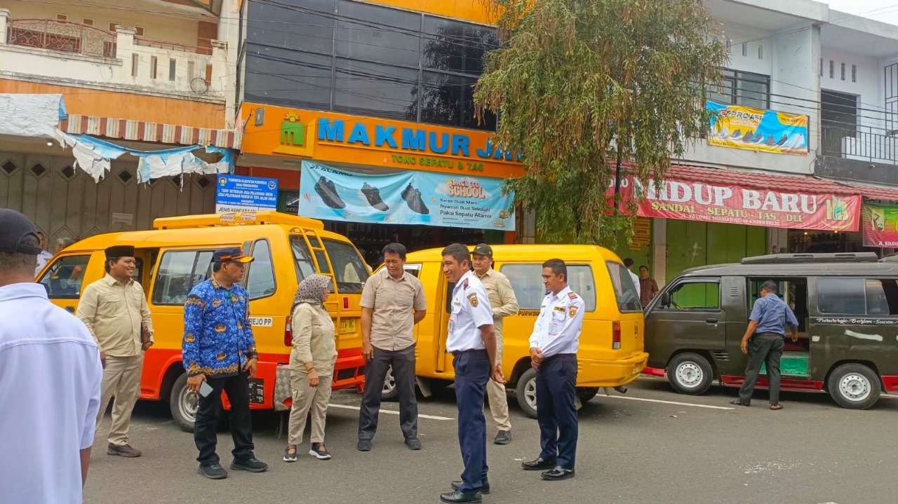 DPRD Purworejo Soroti Sepinya Penumpang Angkutan Umum, Dorong Pelajar Naik Angkot Lagi