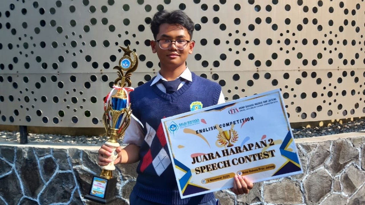 Raih Juara 1 Tingkat Kota, Rausyan Fikri Ramadhan Sabet Juara di Tingkat Jateng di Ajang Speech Contest