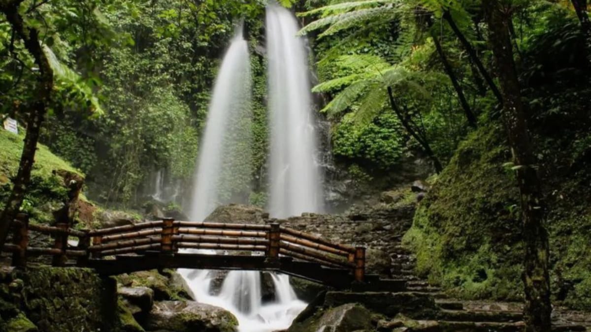 Menikmati Pesona Keindahan Air Terjun Jumog, Surga Tersembunyi di Kaki Gunung Lawu