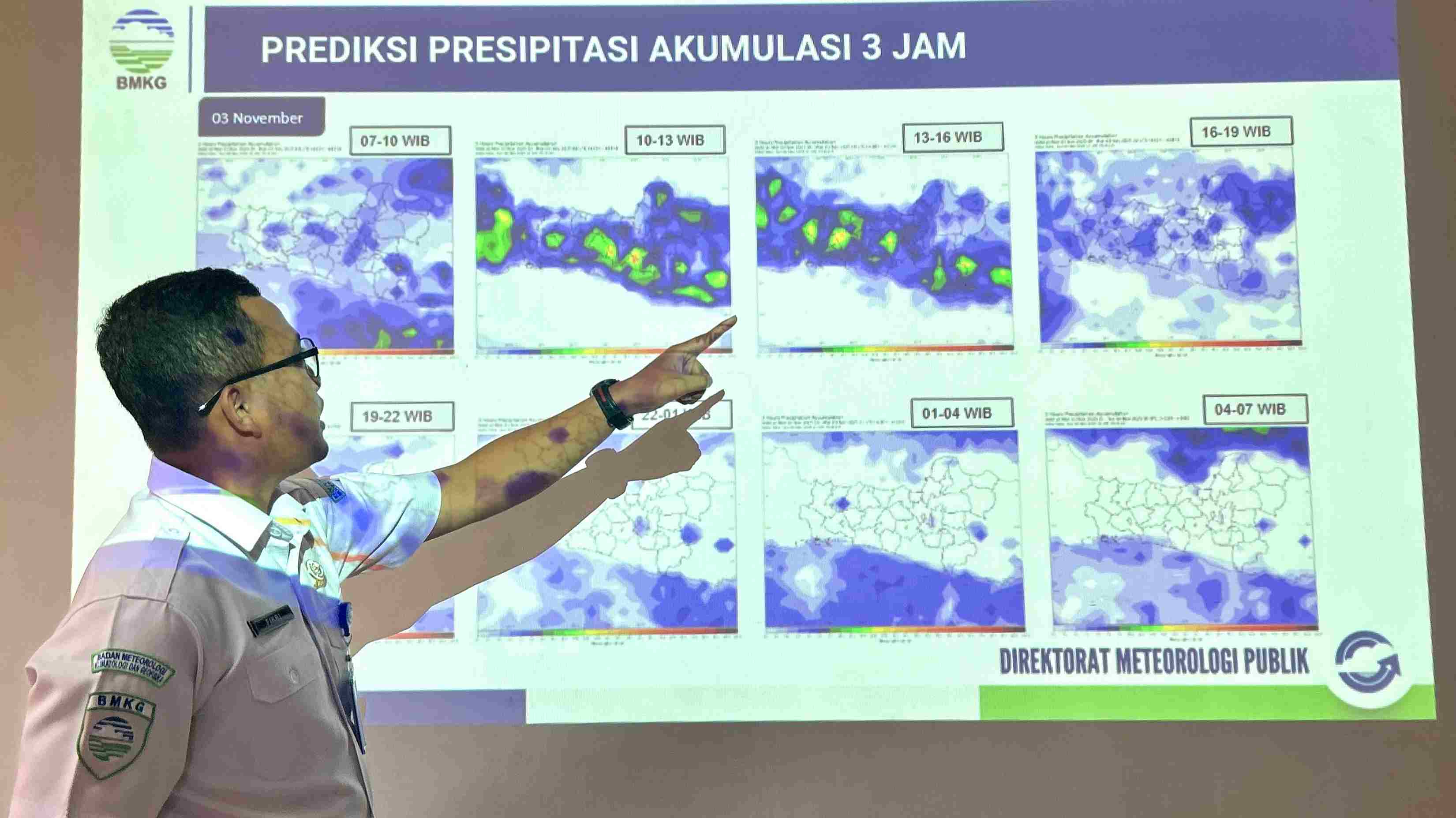 Rekayasa Cuaca Tekan Curah Hujan di Jawa Tengah Hingga 70 Persen