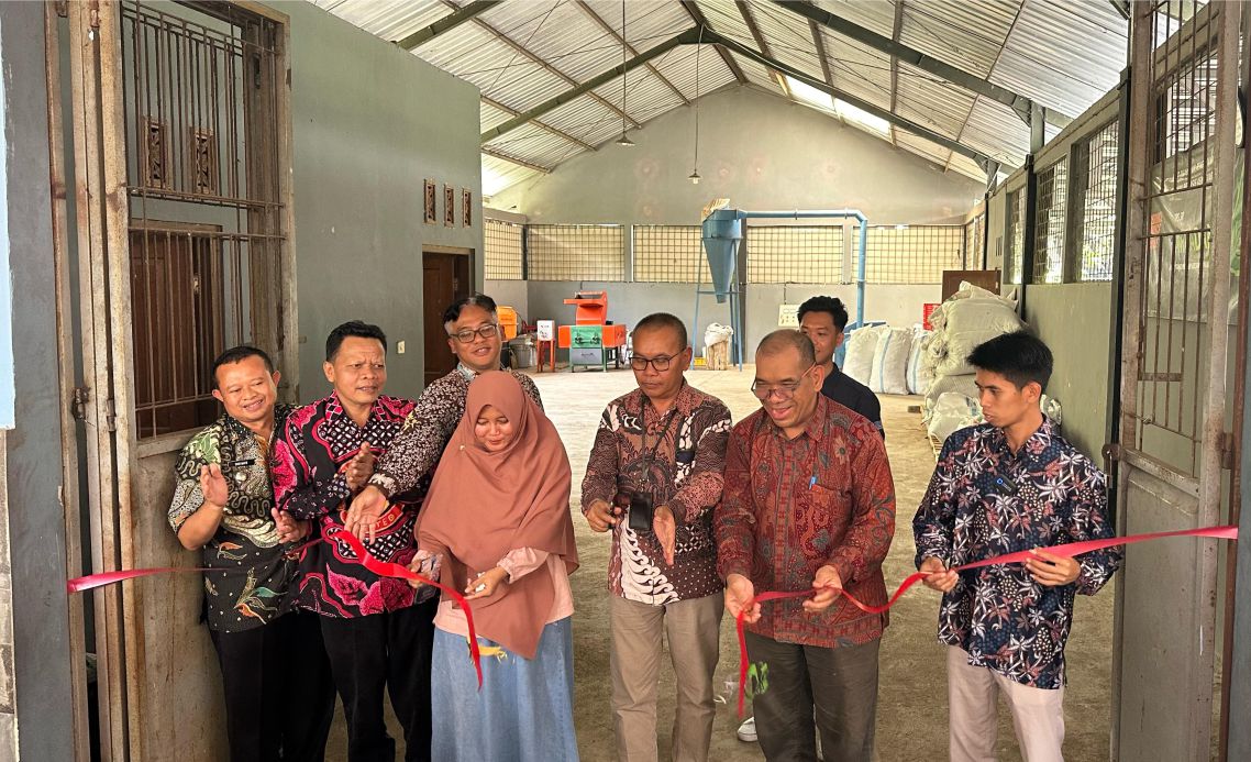 PLN Peduli, Berikan Bantuan Sarana Pengelolaan Sampah ke Warga Tanjungsari Borobudur