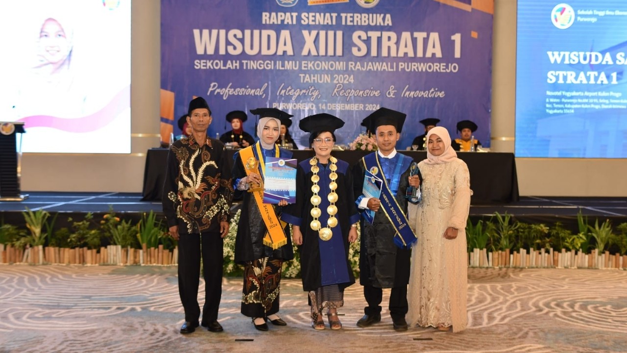 Diwisuda, Lulusan STIE Rajawali Purworejo Diminta Kembangkan Budaya Kewirausahaan