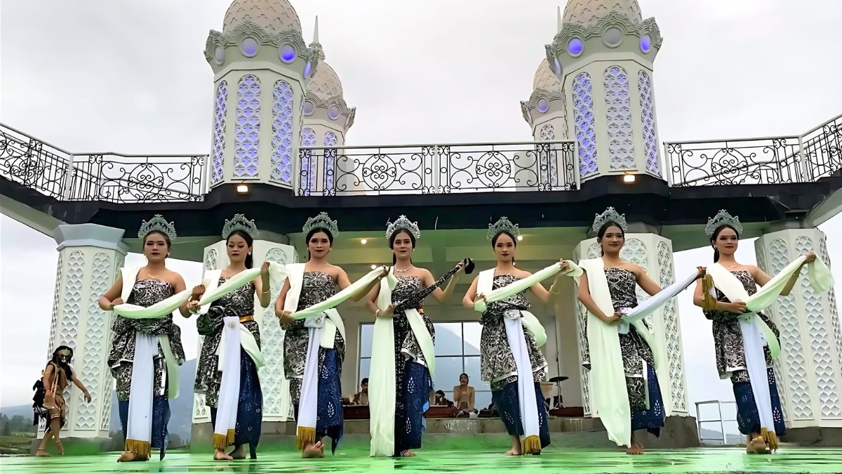 Ada Tarian Khusus di Wisata Negeri Kahyangan Sawangan Magelang Selama Libur Lebaran 1446 H