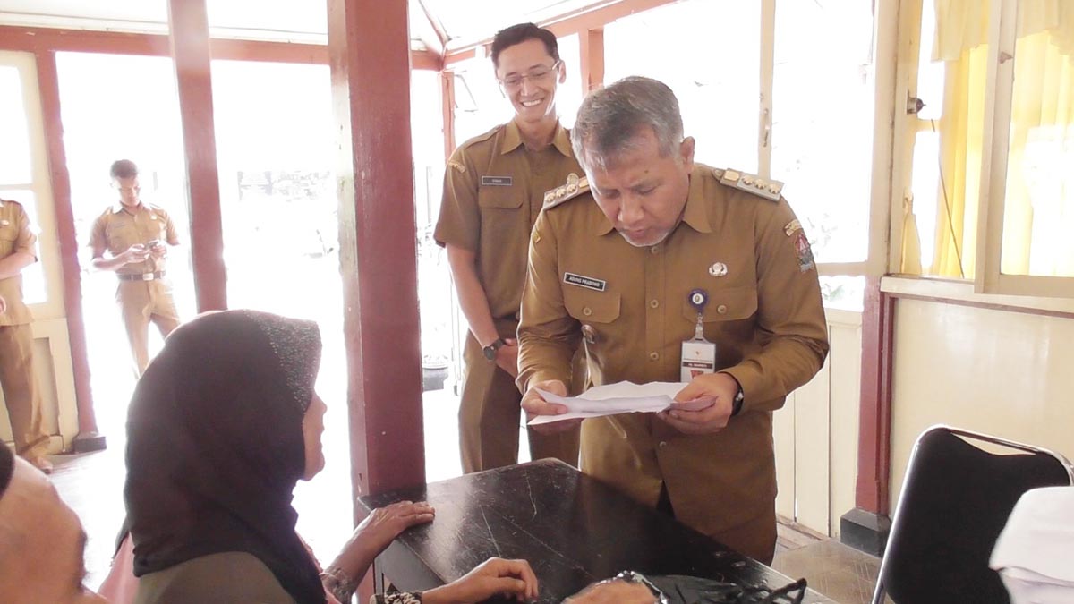 Puluhan Ribu Buruh dan Petani Tembakau di Temanggung Terima Bantuan Dana DBHCHT