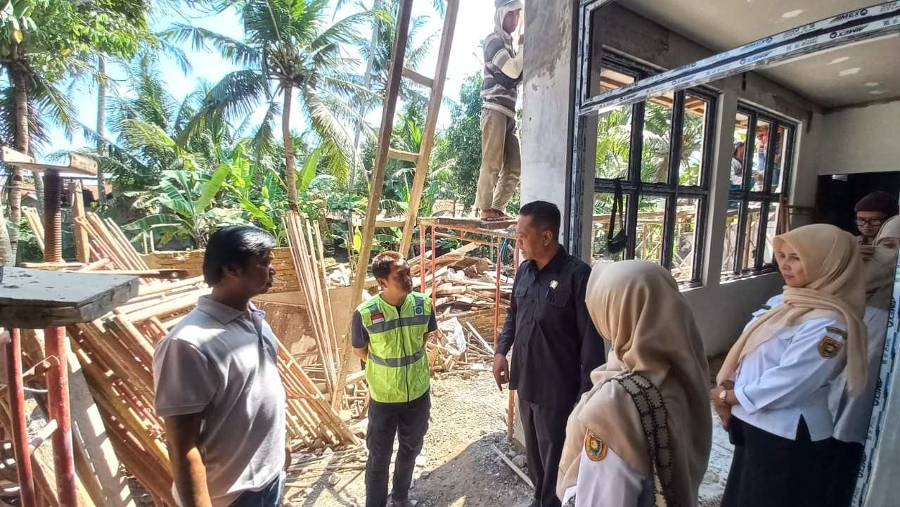 Terancam Molor, Proyek Puskesmas Sruwohrejo Disidak Ketua DPRD Purworejo