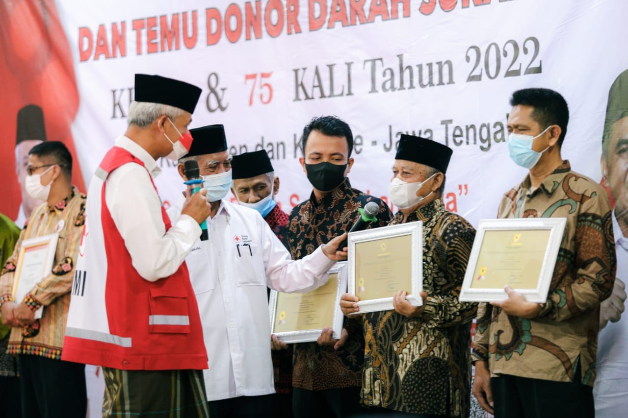 61 Pendonor Darah Kota Magelang Terima Penghargaan Gubernur Jateng