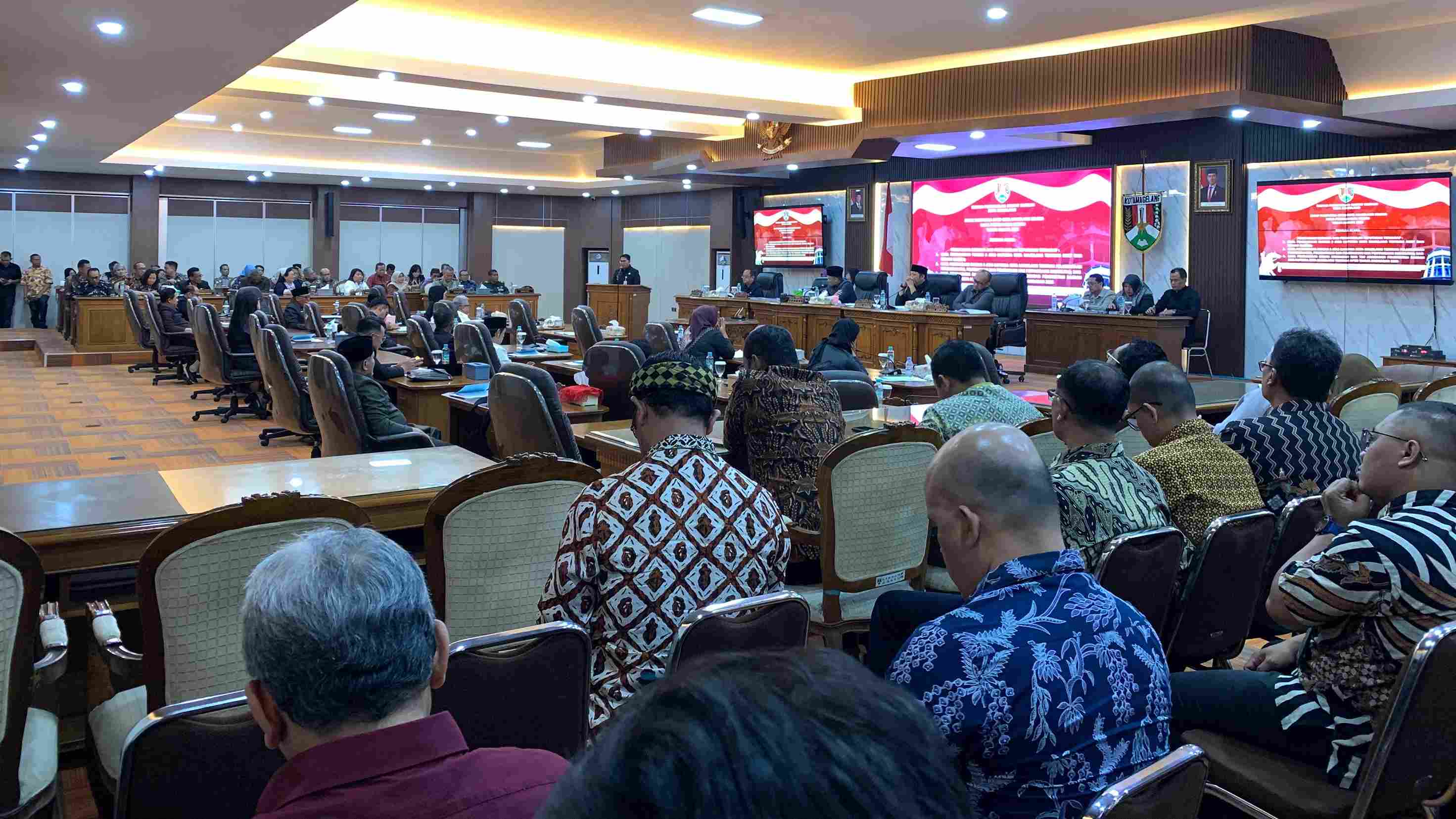 Ketok Palu! DPRD Kota Magelang Rampungkan Pembahasan Lima Raperda di Akhir Tahun 2025