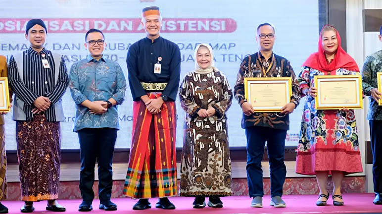 Dari SIMPEL, dr Aziz Terima Penghargaan TOP 5 KIPP Jateng 2023