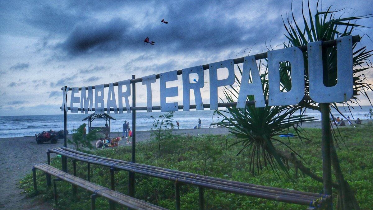 Pantai Kembar Terpadu: Destinasi Wisata dan Edukasi Murah Meriah dengan Koservesi Penyunya di Kebumen