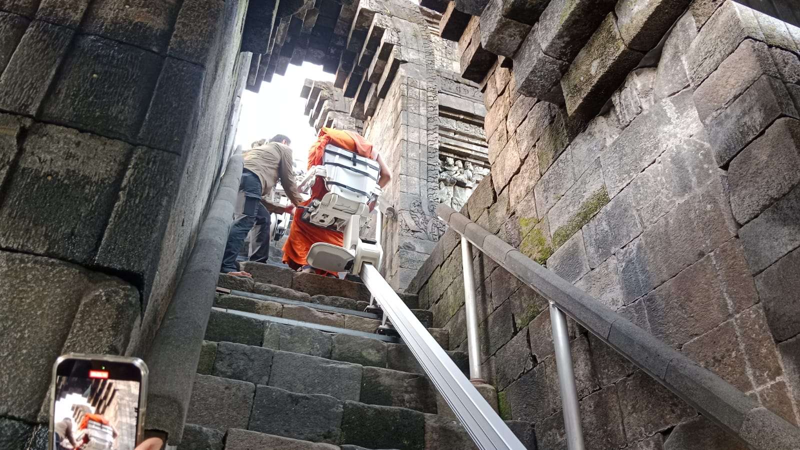 Walubi Jateng Dukung Pemasangan Stairlift di Candi Borobudur