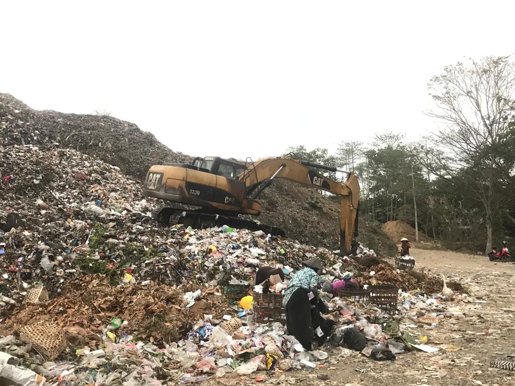 Potret Terbaru TPSA Overload Banyuurip Magelang yang Dipaksakan Terus Menampung Sampah