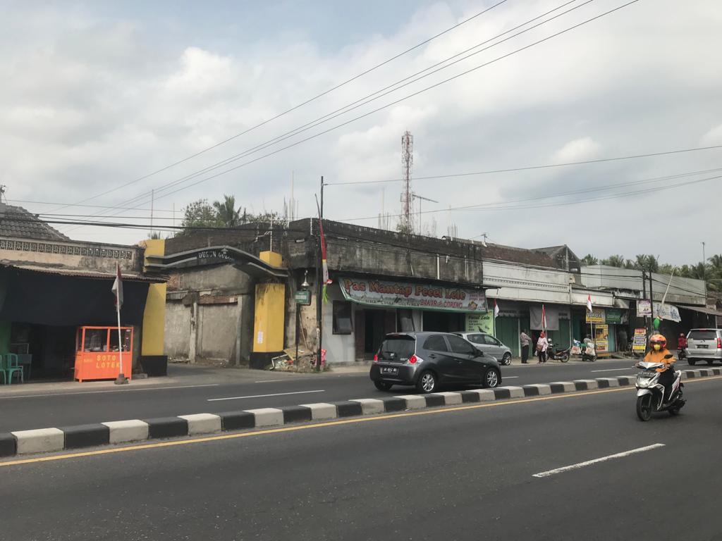 Median Jalan di Gulon Magelang, Merugikan Perekonomian Masyarakat