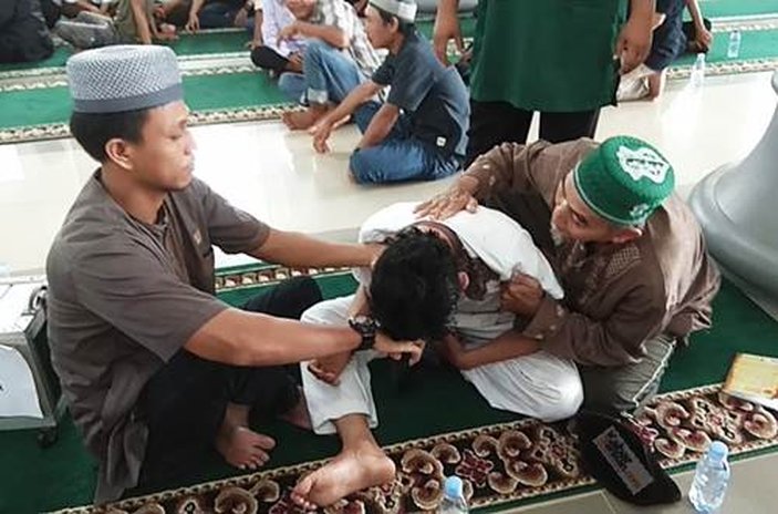 Pengobatan dengan Ruqyah yang Dicontohkan Rasulullah, Sumbernya Al Qur’an dan Doa serta Dzikir Rasulullah 