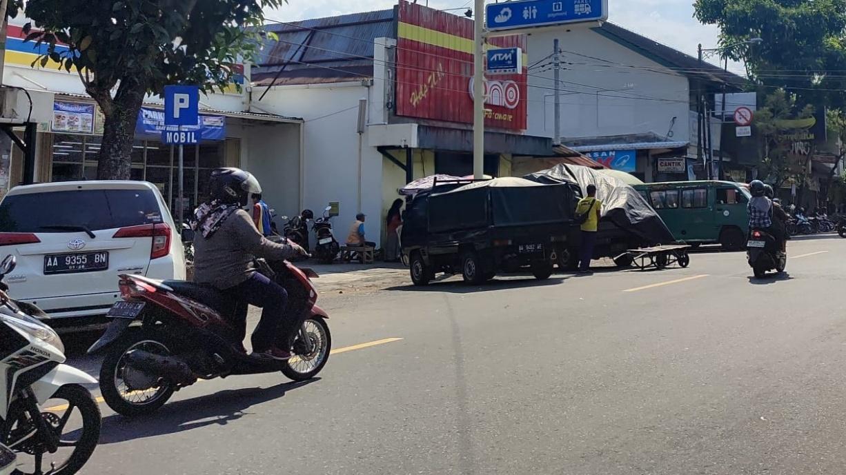 Bupati Temanggung Hentikan Izin Toko Modern demi Selamatkan Warung Kelontong