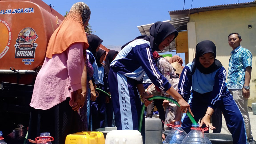 SMK Bhumi Phala Bantu Air Bersih Atasi Krisis Air di Temanggung