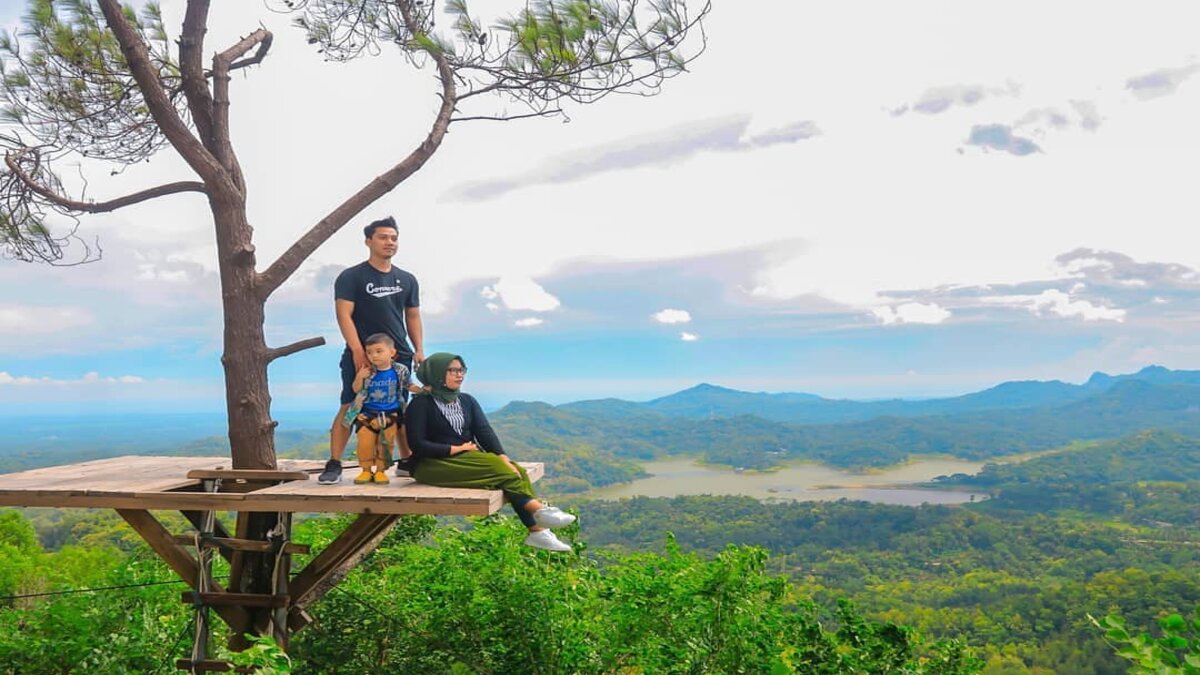 Wisata Tersembunyi Kalibiru di Yogyakarta Menghadirkan Keindahan Alam Hijau Kawasan Pegunungan