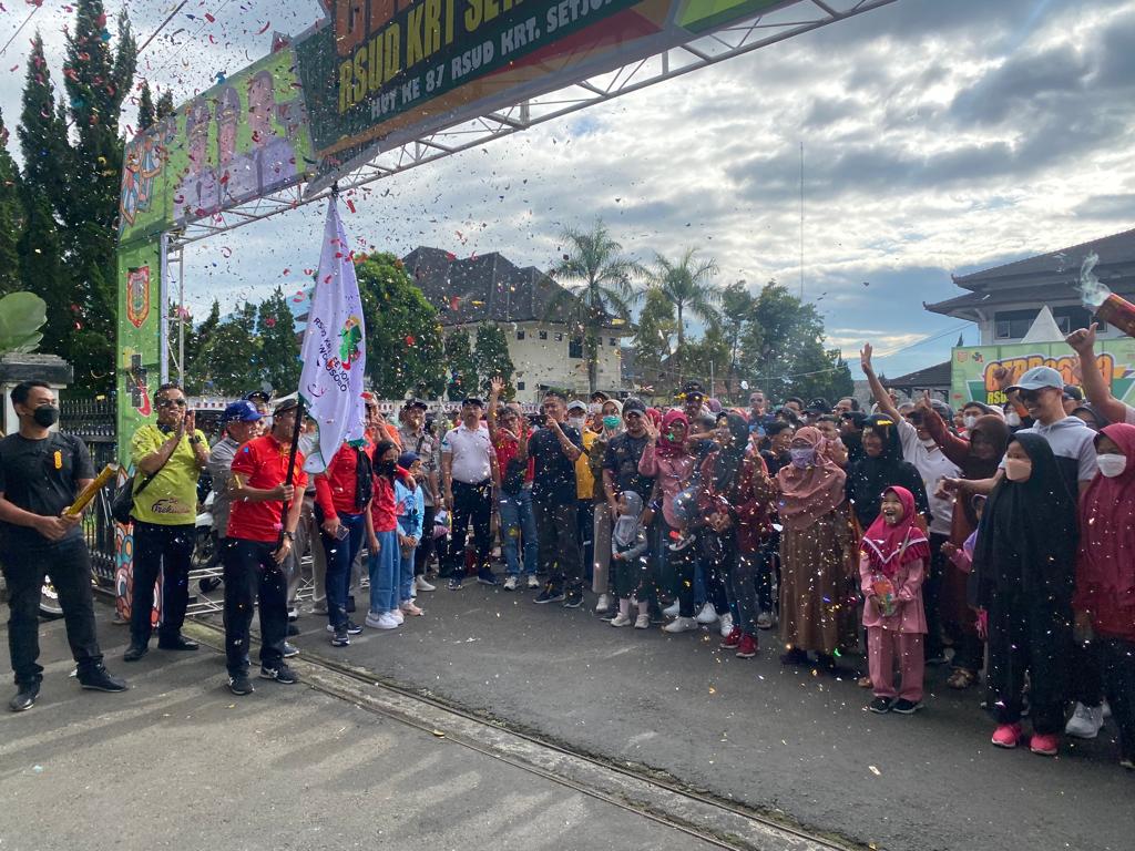 Rayakan HUT KE-87, RSUD Setjonegoro Hadirkan Pelawak