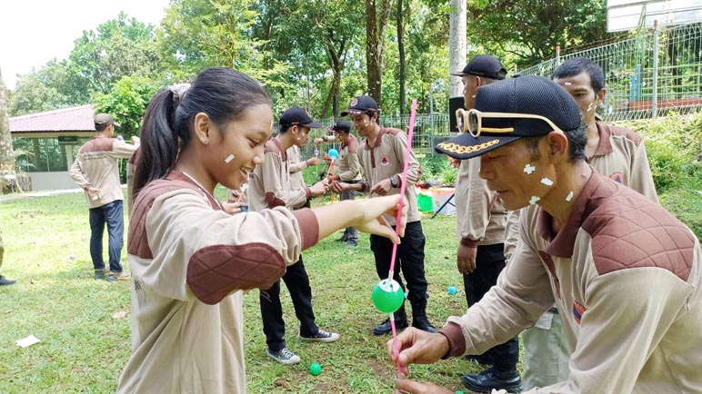 Jalin Kekompakan, BPBD Kota Magelang dan TRC Gelar Outbond