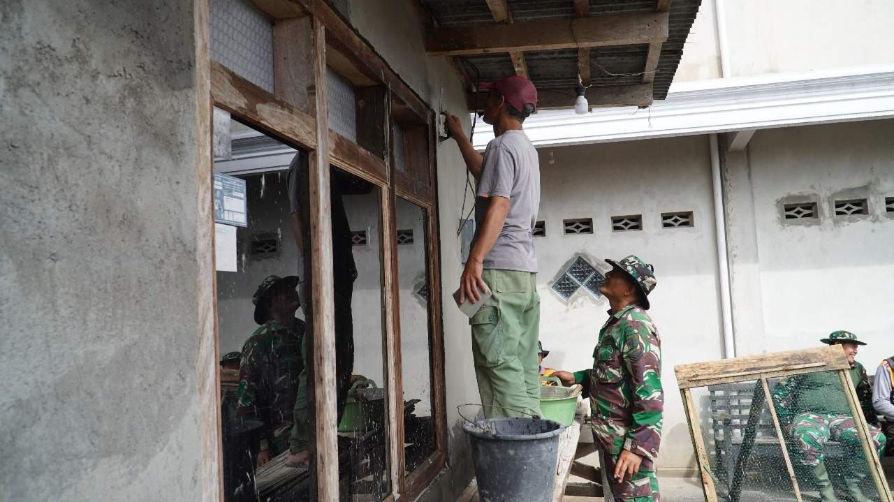 Rumah Ibu Walimahan Hampir Rampung, TMMD Kodim Temanggung Wujudkan Harapan Hunian Layak di Tembarak