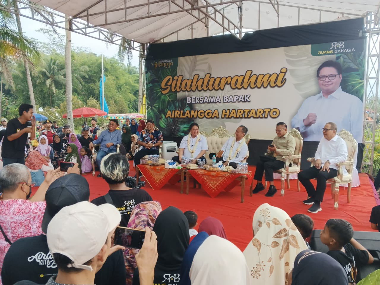 Kunjungan ke Purworejo dan Magelang, Airlangga Hartarto Sampaikan Pesan Politik Harus Dibuat Gembira