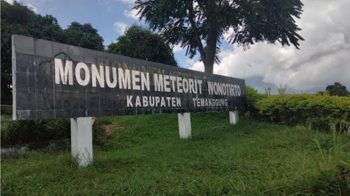 Menelusuri Sejarah di Monumen Meteorit Wonotirto Temanggung, Destinasi Wisata Gratis dan Edukatif 