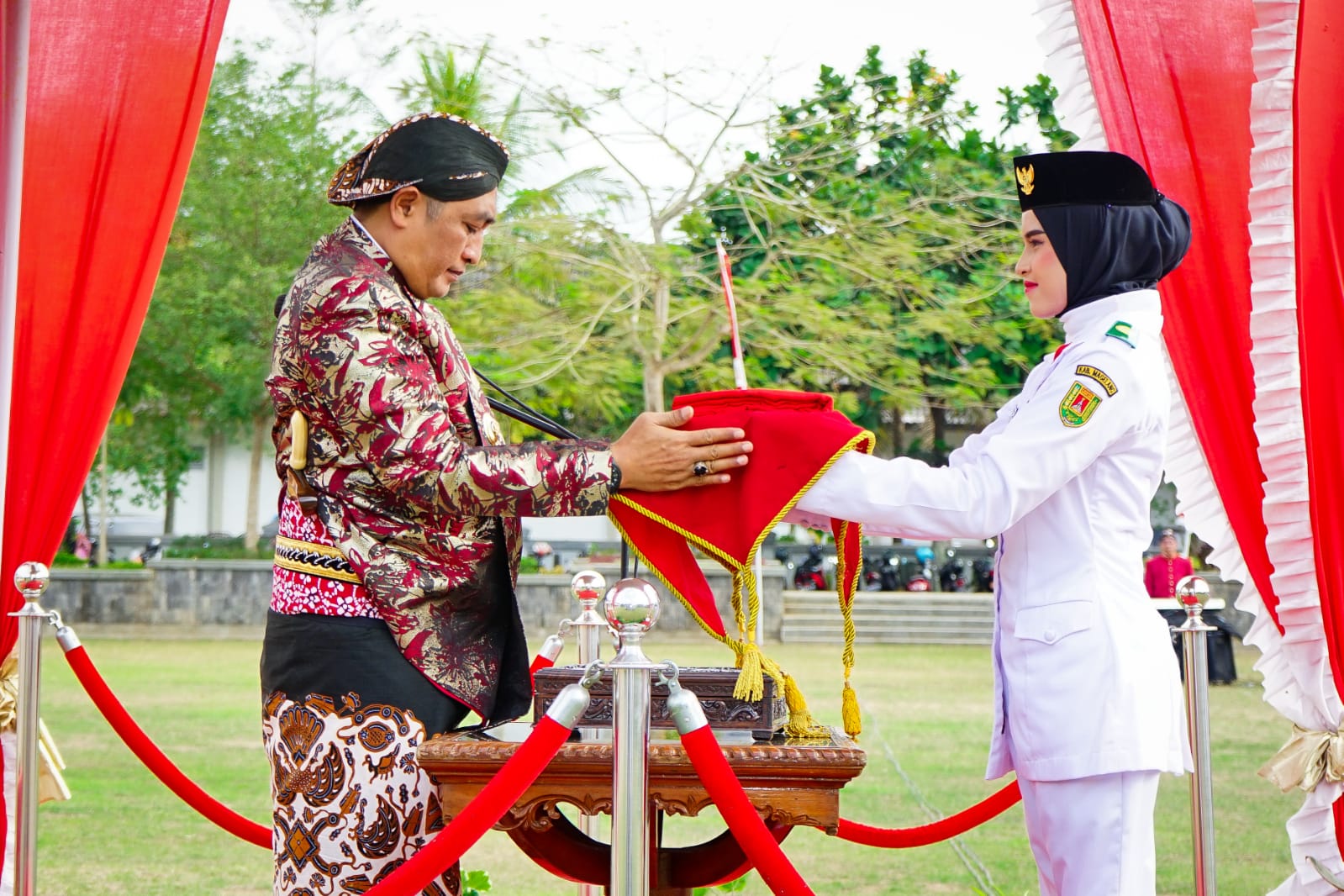 Upacara HUT RI di Kabupaten Magelang Berlangsung Khidmat, Peserta Kenakan Pakaian Adat