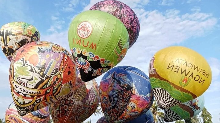 Festival Balon Bhumi Mandala Warnai Langit Ngawen Magelang Tarik Perhatian Warga