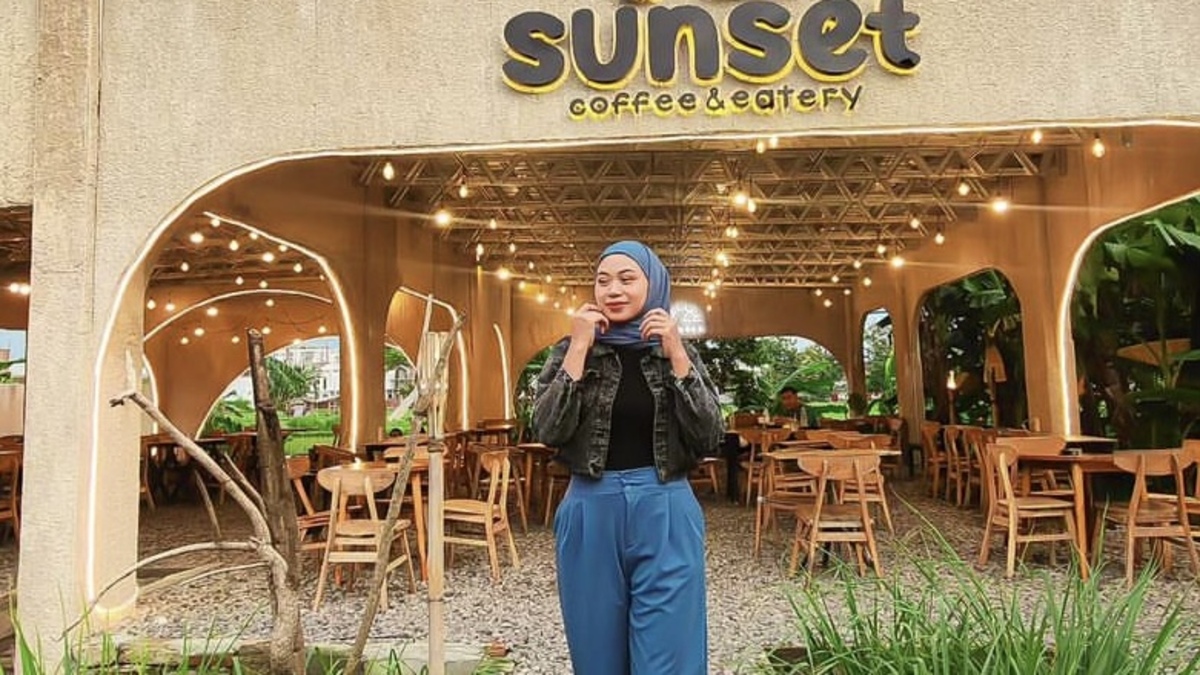 Nongkrong Sambil Ngerjain Tugas Disini Gabakal Stress Soalnya di Sunset Coffe and Eatery Tempatnya Estetik!