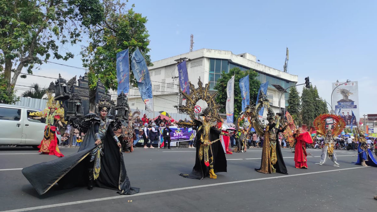 Karnaval Ethno Magelang Sedot Puluhan Ribu Masyarakat, Beberapa Ada yang Pingsan