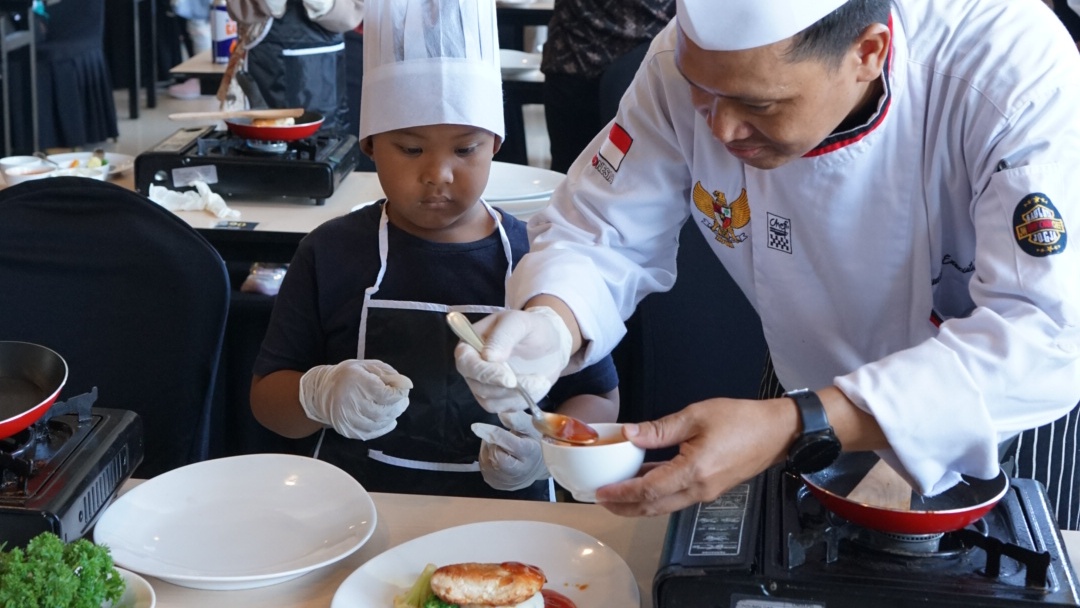 Kelas Memasak Bersama Atria Hotel Magelang, Akhir Pekan Penuh Rasa dan Cerita