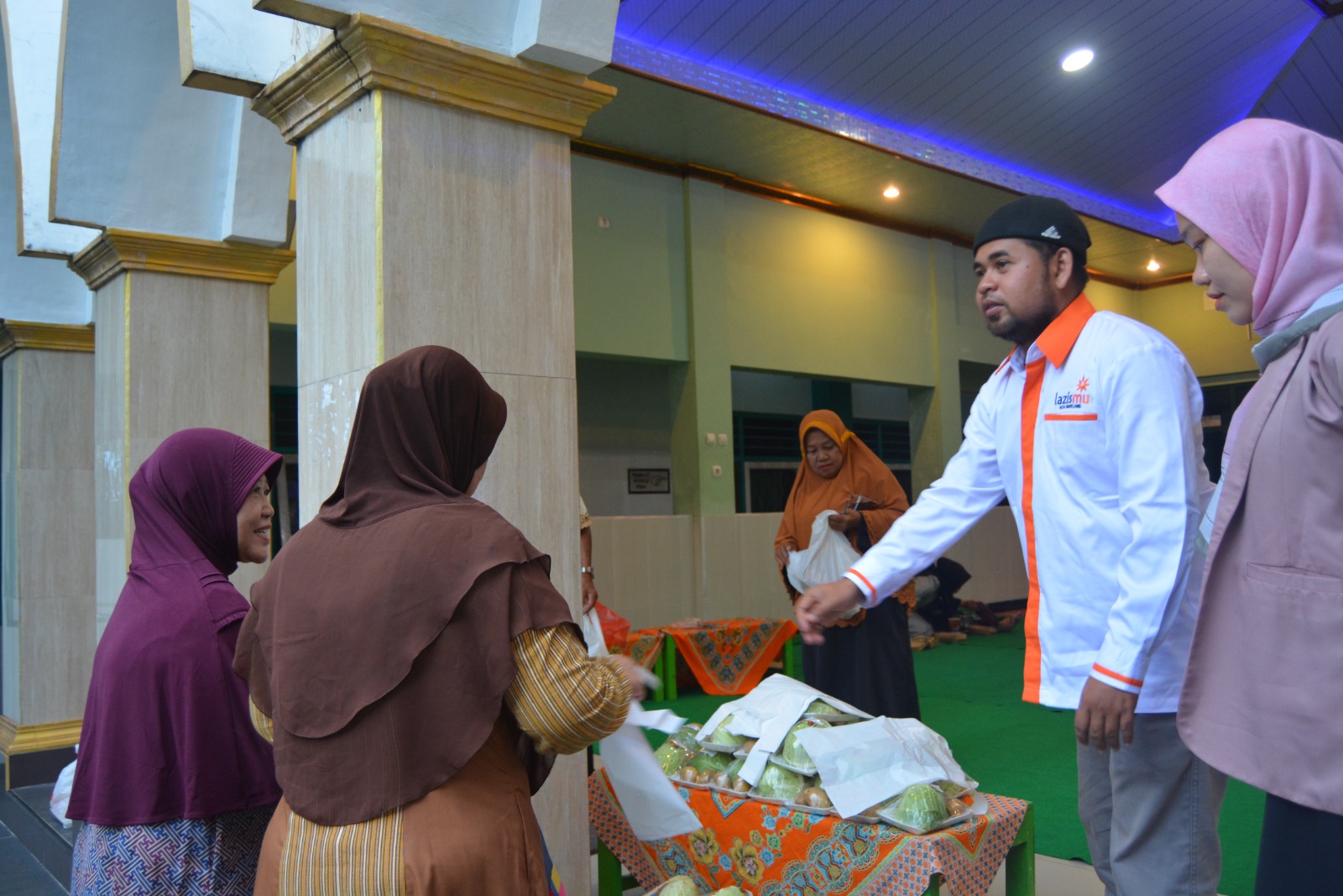 Lazismu Kota Magelang Bagikan Sayur Gratis ke Jamaah Pengajian