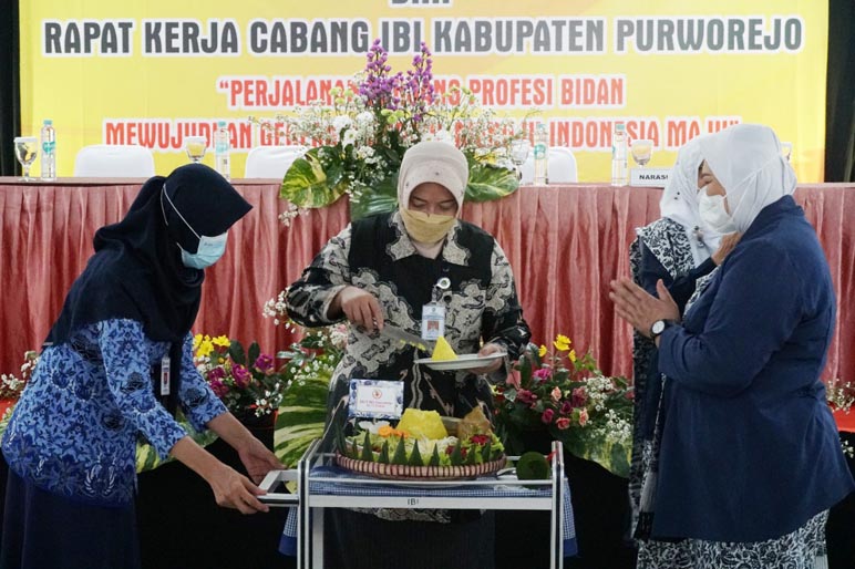 Rakercab IBI Purworejo: Bidan Berperan Besar Mencegah Kematian Ibu dan Anak 