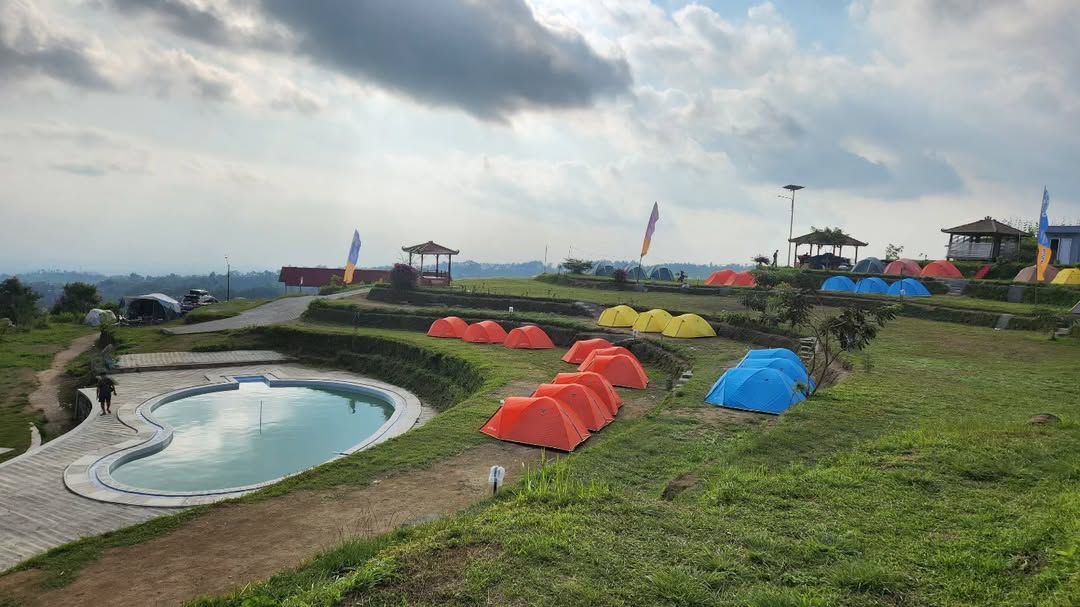 Kolam Renang di Ketinggian 1000 Mdpl? Simak Rekomendasinya di Magelang