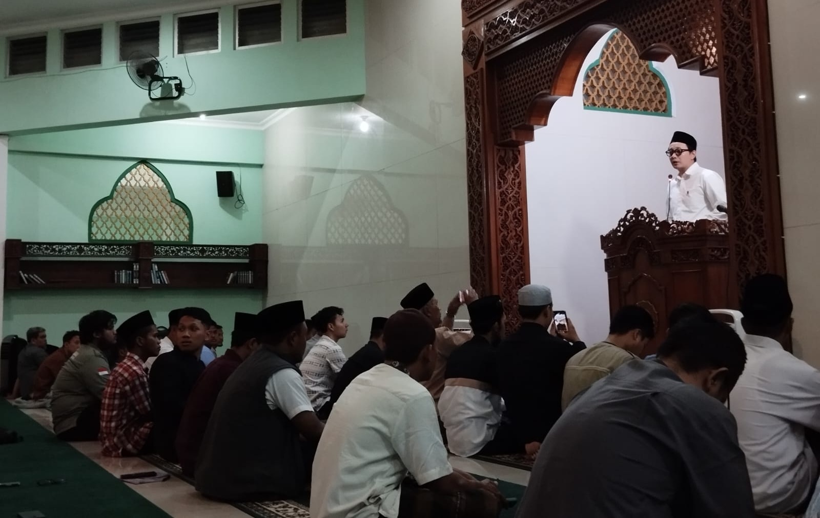 Tarawih di UMPWR, Wabup Purworejo Dion Agasi Ajak Mahasiswa Perangi Kebodohan Lewat Ilmu
