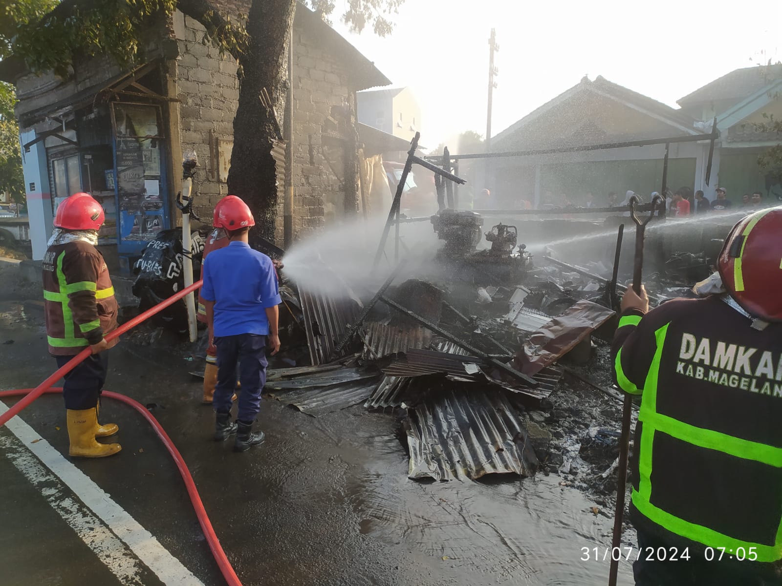 Bengkel Tambal Ban di Dusun Batikan Mungkid Ludes Terbakar