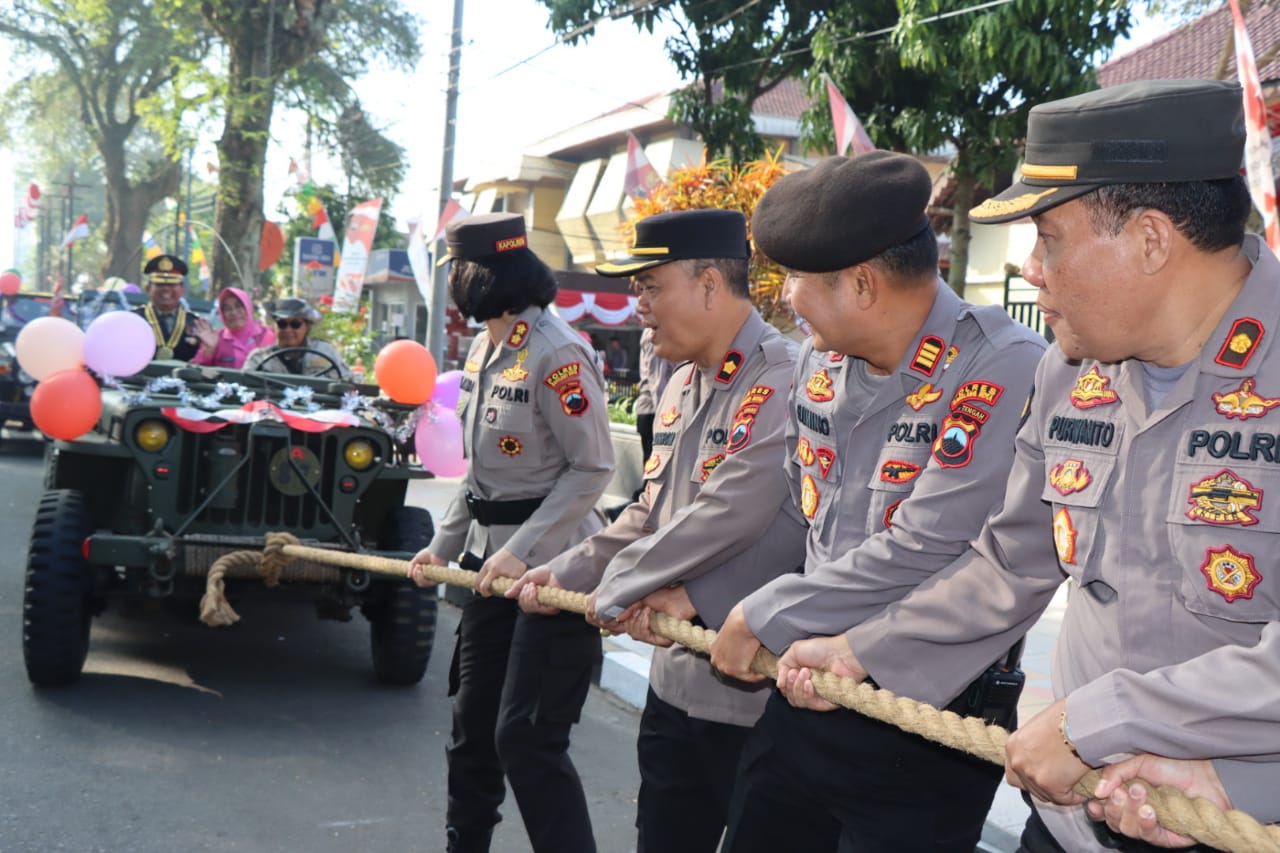 7 Personel Polres Magelang Kota Purna Tugas, Ditarik Menggunakan Tambang