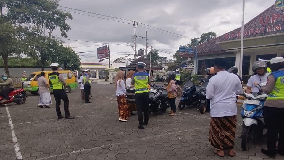 Operasi Zebra Candi 2025 di Magelang, Fokus Tindakan Preemtif Sosialisasi Pajak Kendaraan