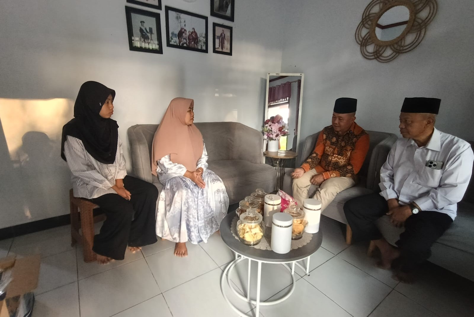 Fraksi PKS Kabupaten Magelang Takziah ke Rumah Nidia Aurelia, Sampaikan Duka Cita