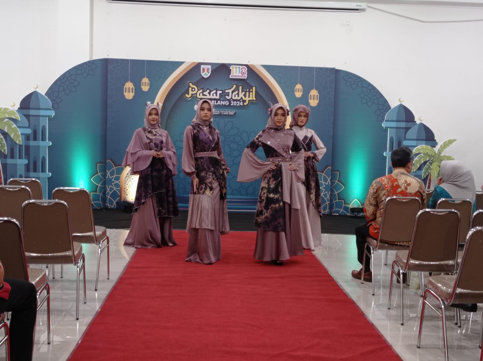 Siswa SMKN 3 Magelang Ikuti Fashion Show di Pasar Takjil Magelang