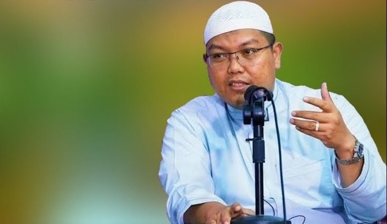 Peringatan Ustadz Firanda Andirja :  Membuka Akun Medsos Berarti Membuka Pintu Hisab Baru