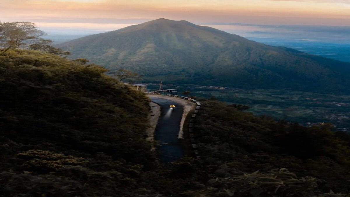 Pesona Keindahan Puncak Gunung Telomoyo Jadi Spot Foto Favorit Tempat Wisata Diatas Lautan Awan