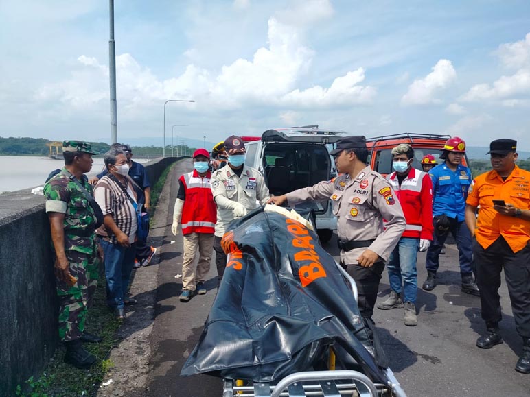 Akhirnya! Korban Terpental di Jembatan Sayangan Wonosobo Ditemukan Meninggal di Banjarnegara