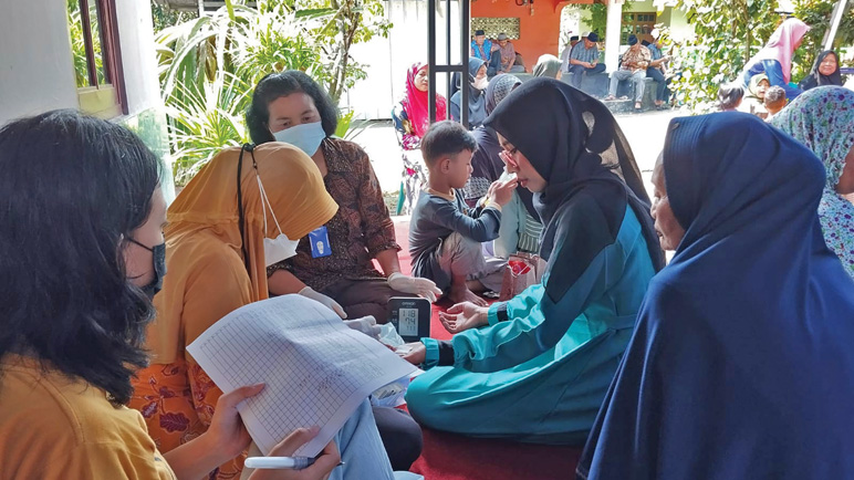 Puluhan Warga Dicek Kesehatan saat Halalbihalal di Kledung Karangdalem Purworejo