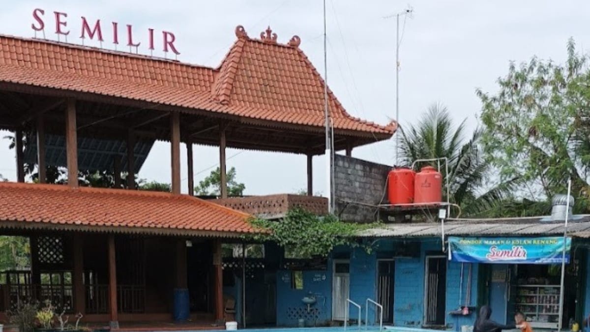Kolam Renang Similir Muntilan Memberikan Sensasi Berenang di Tengah Hamparan Sawah