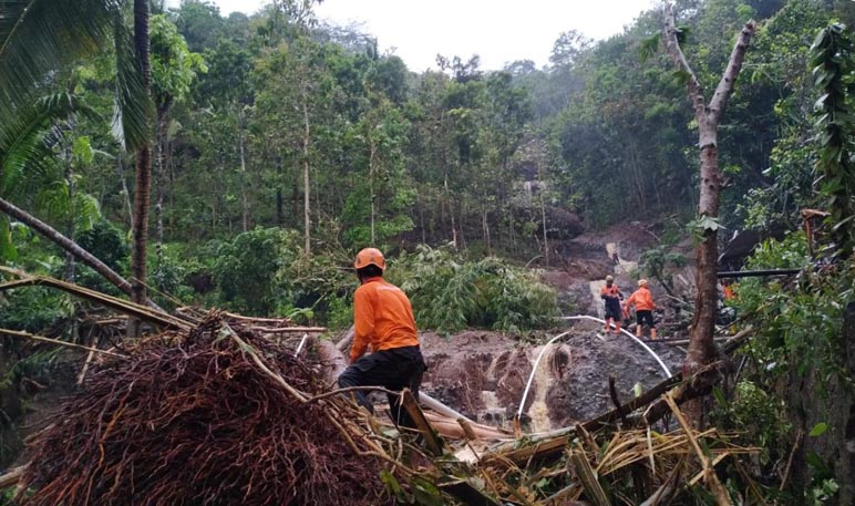 Hujan Deras, Banjir Bandang di Borobudur Rusak Dua Rumah