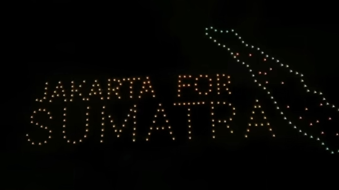 Kota Tua Adakan Pertunjukan Drone 'Jakarta For Sumatra' di Malam Tahun Baru 2026, Netizen: Respect!