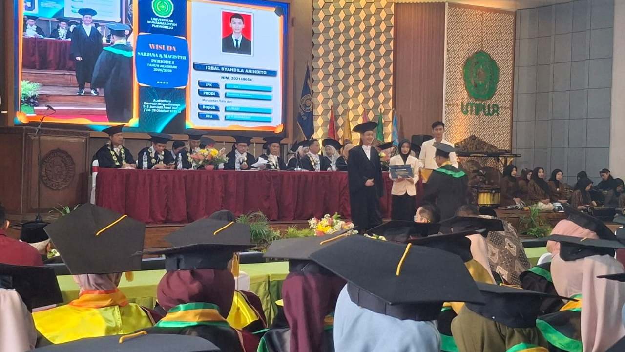 644 Lulusan UMPWR Diwisuda, Tiga Diantaranya Disabilitas