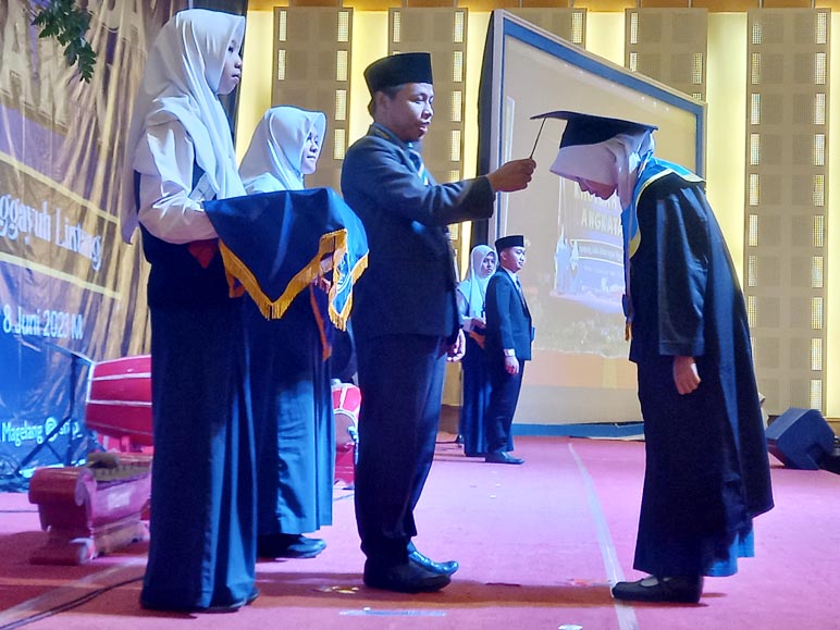 SMP Mutual Lepas 209 Siswa dalam Khutbah Wada'