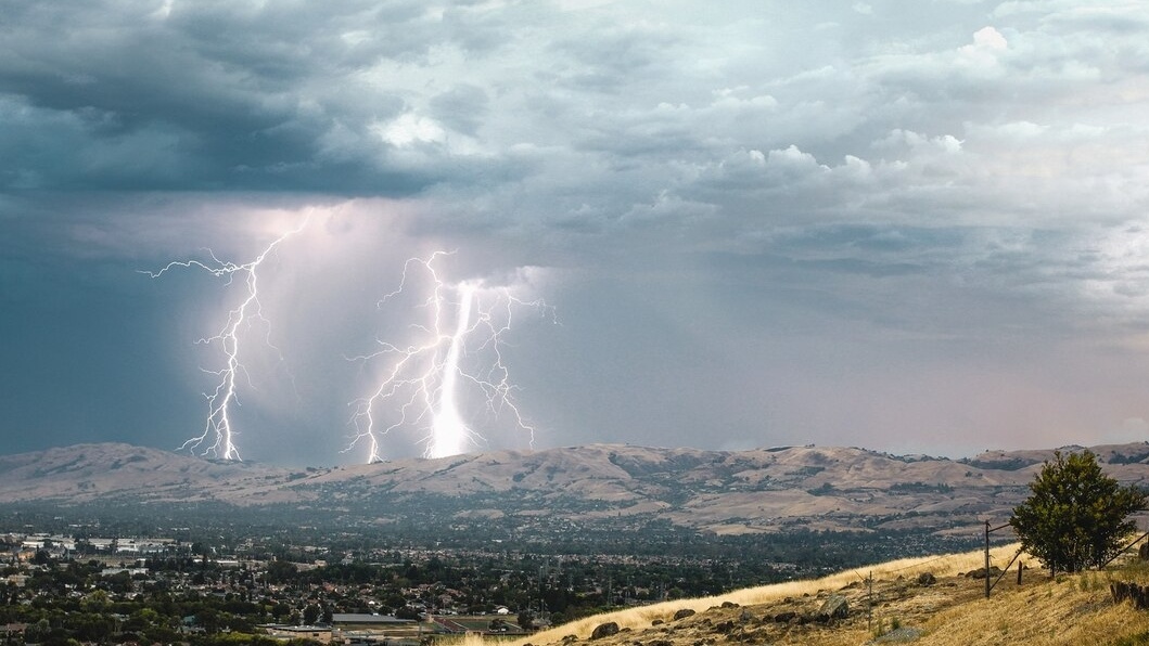 Diduga Tersambar Petir di Gunung Merbabu Via Suwanting, 1 Pendaki Meninggal Dunia
